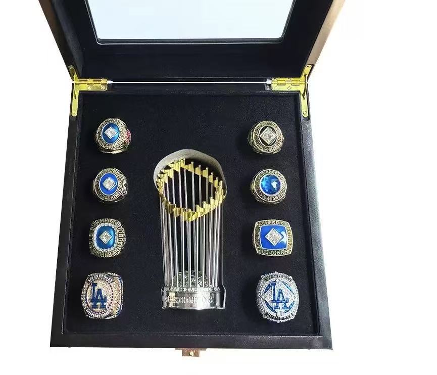 Giants Championship Ring and Trophy With Display Box Sports Crafts for Sport Fans Alloy Baseball Tro